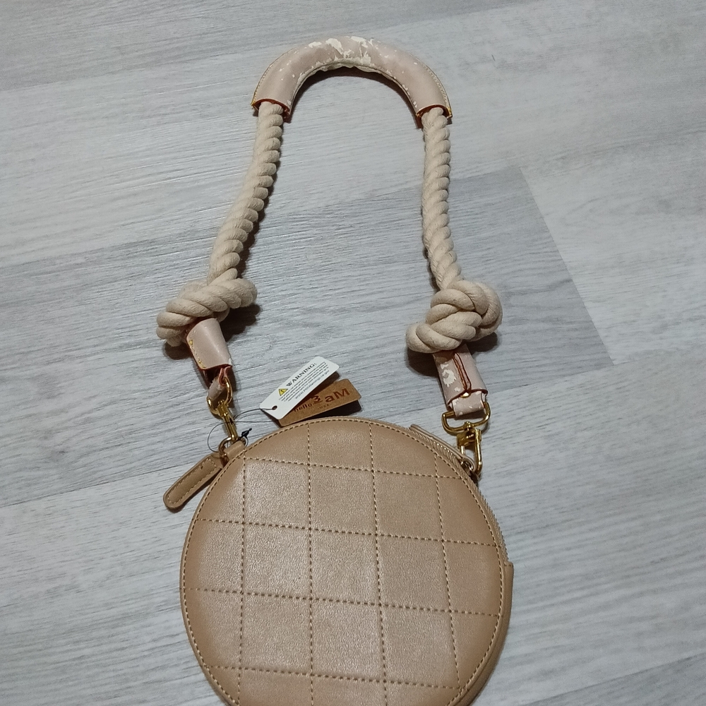 Elegant Tan Quilted Crossbody Bag